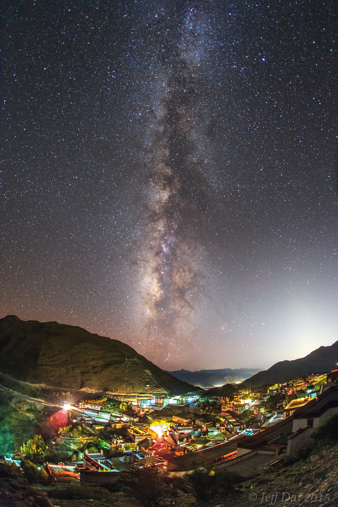 Milky way over Ganden monastery_1000.jpg
