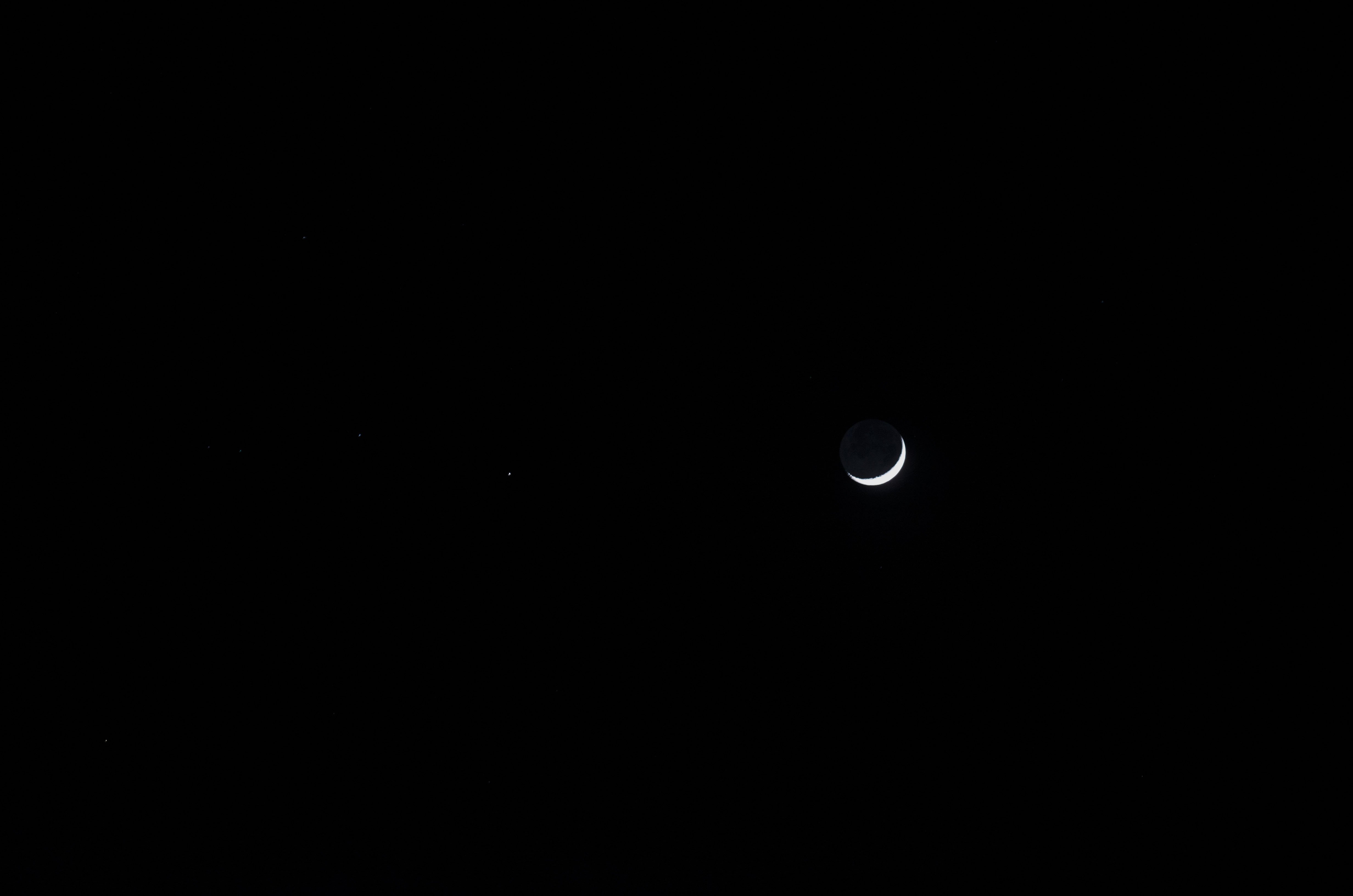土星伴月.jpg
