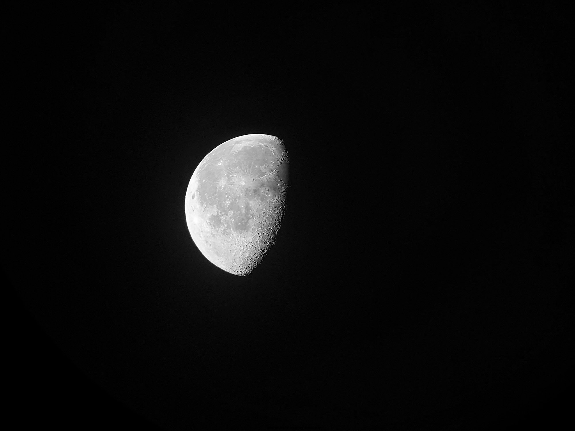moon.jpg