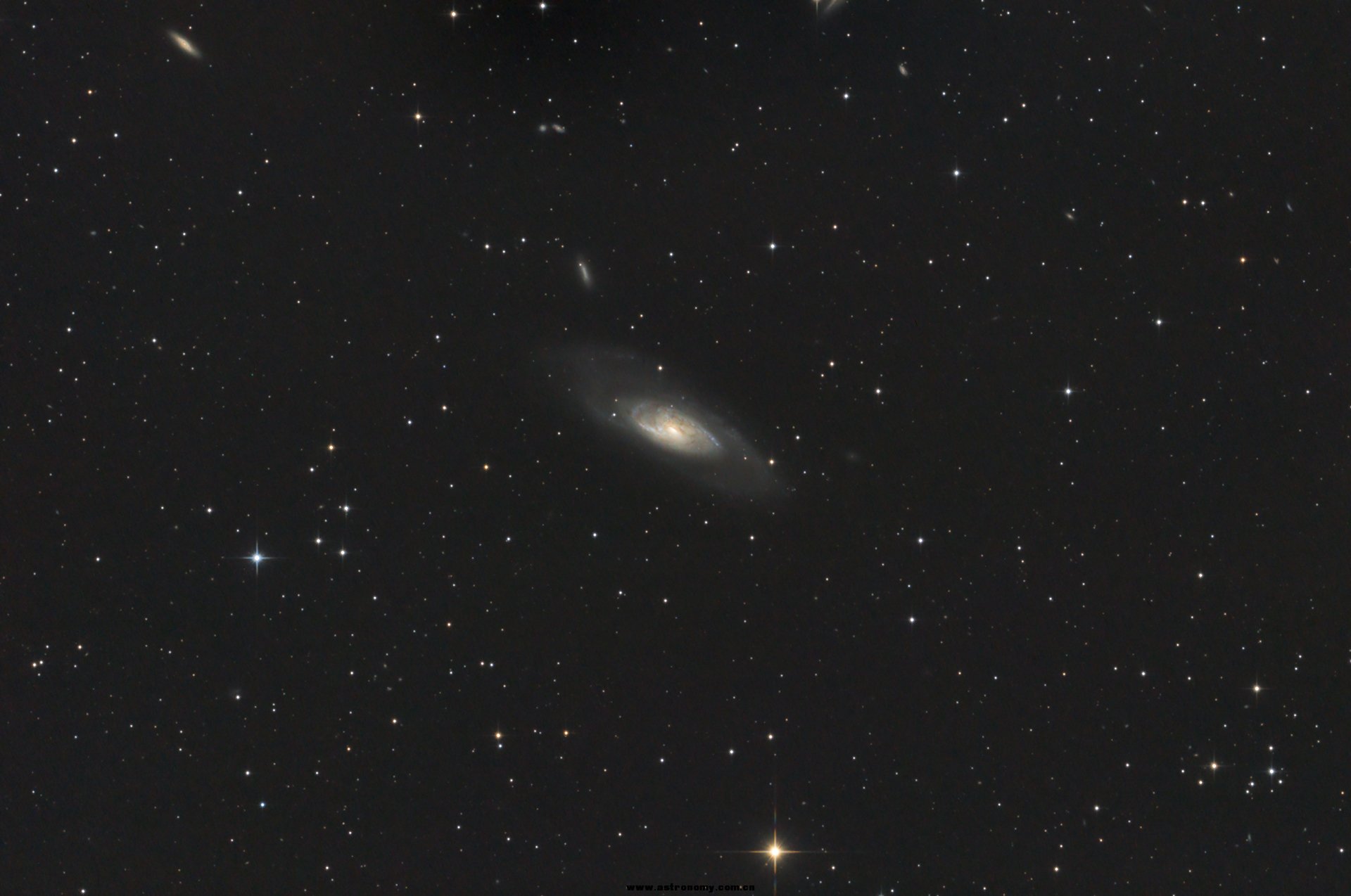 m106.jpg