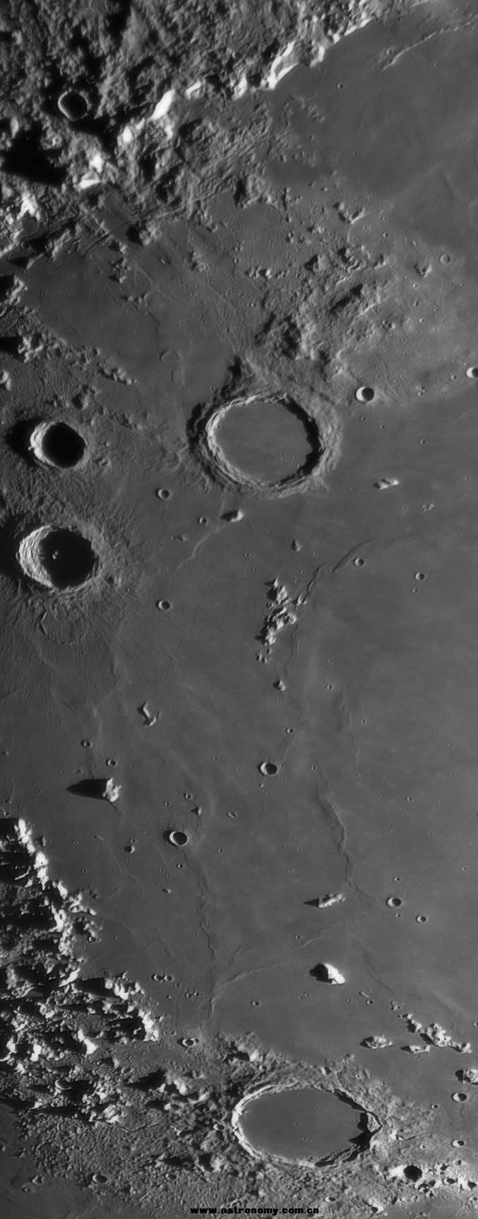 M_Imbrium_20110820_2103-06.jpg