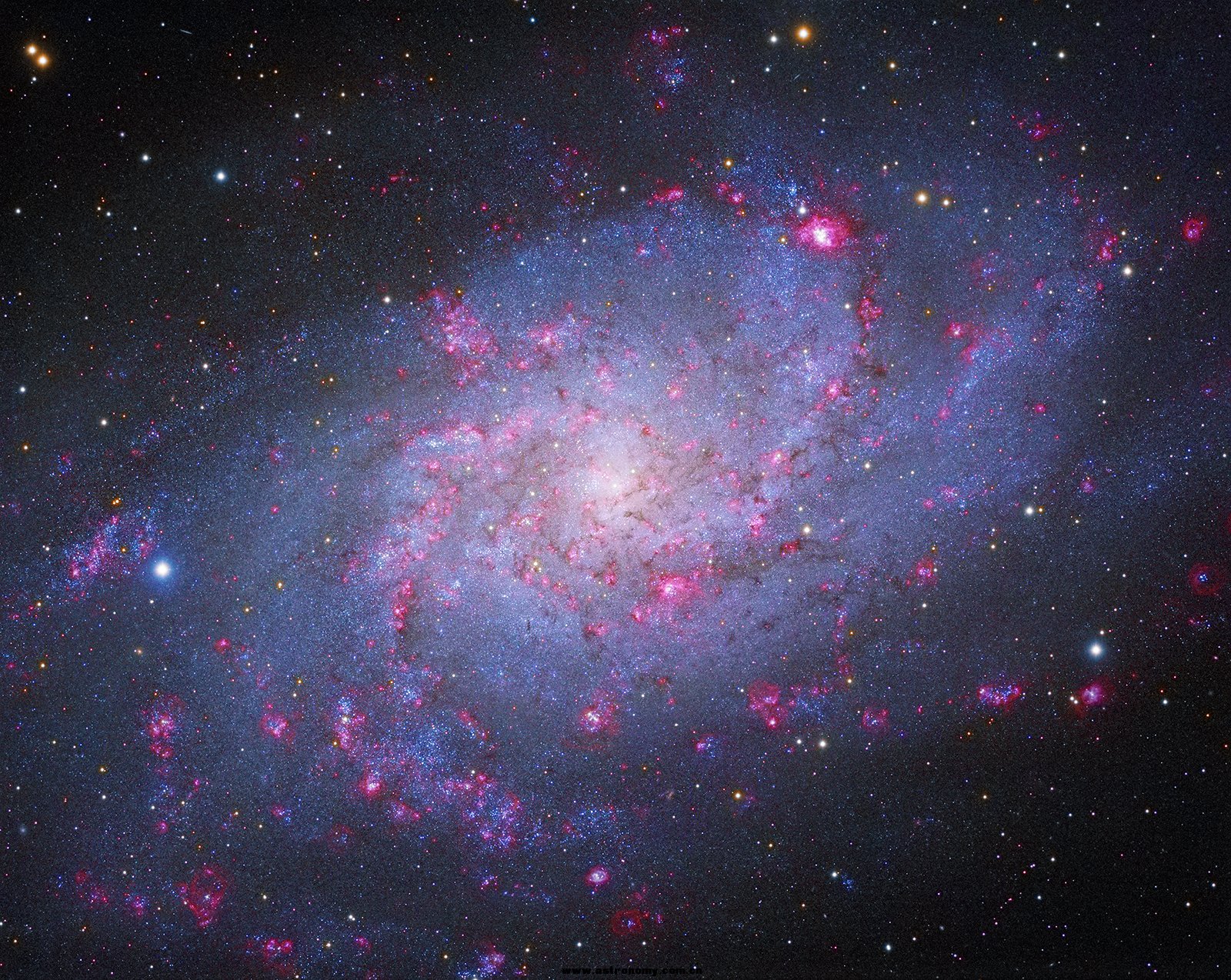 北天系列之一：M33 三角座大星系