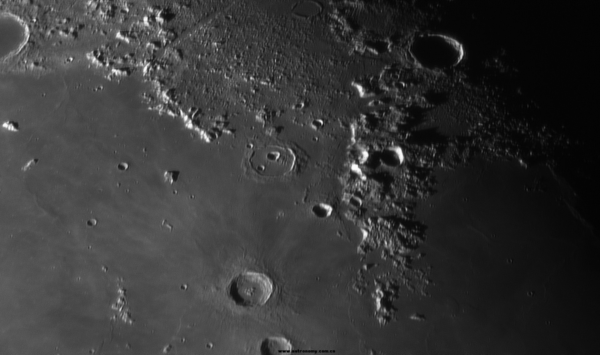 Moon_023142_lapl3_ap101_conv-1.jpg