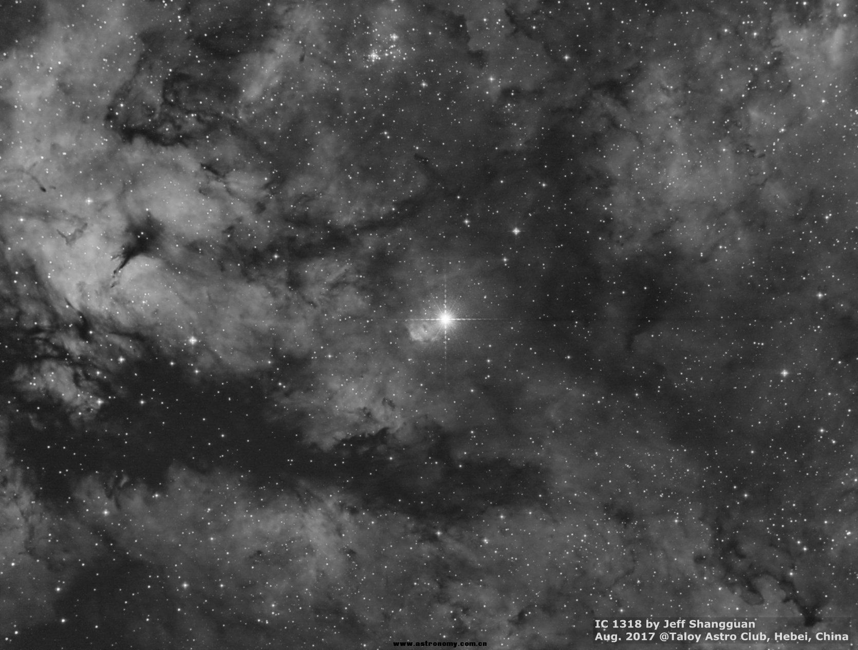 IC1318_H_50.jpg