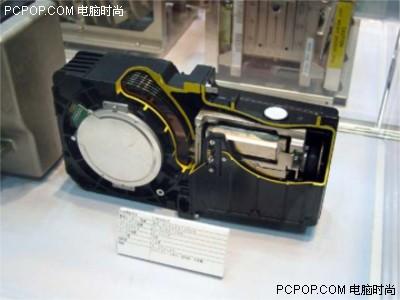 日立的6.5寸硬盘，4200转，2.92GB的容量，93年出品