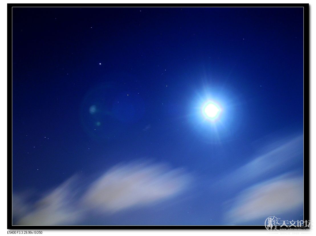 天蝎，背负木星、头顶月亮