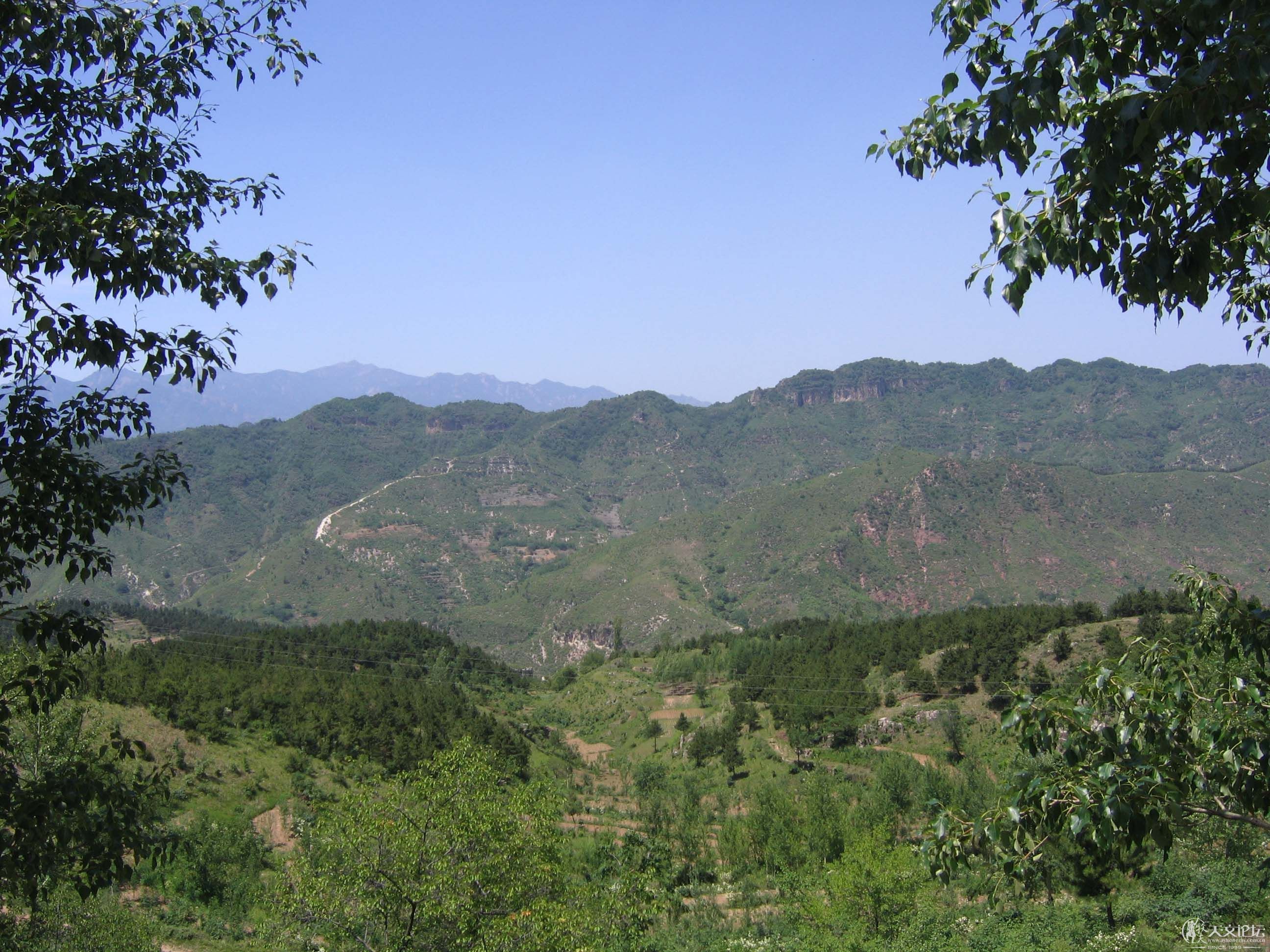 LAMOST旁的山 2.jpg
