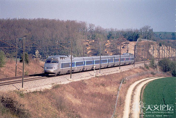 TGV-R au pk155.jpg