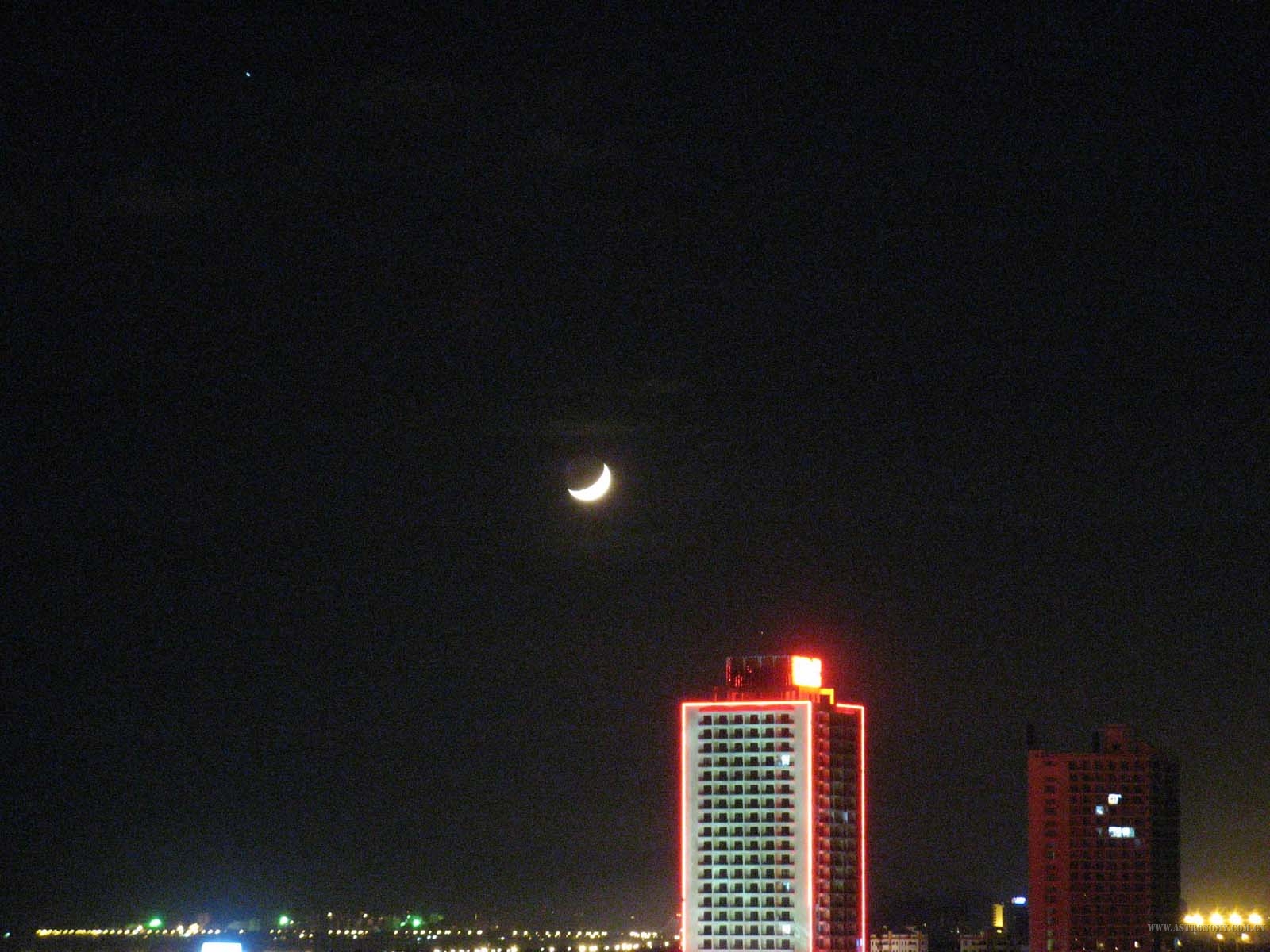金星-月球ISO800.jpg