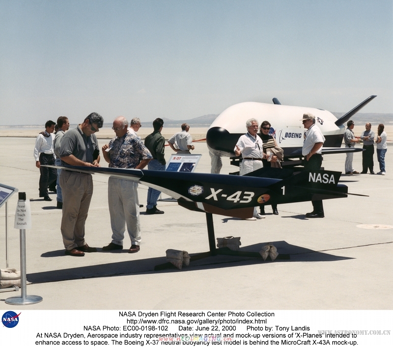 EC00-0198-102.jpg