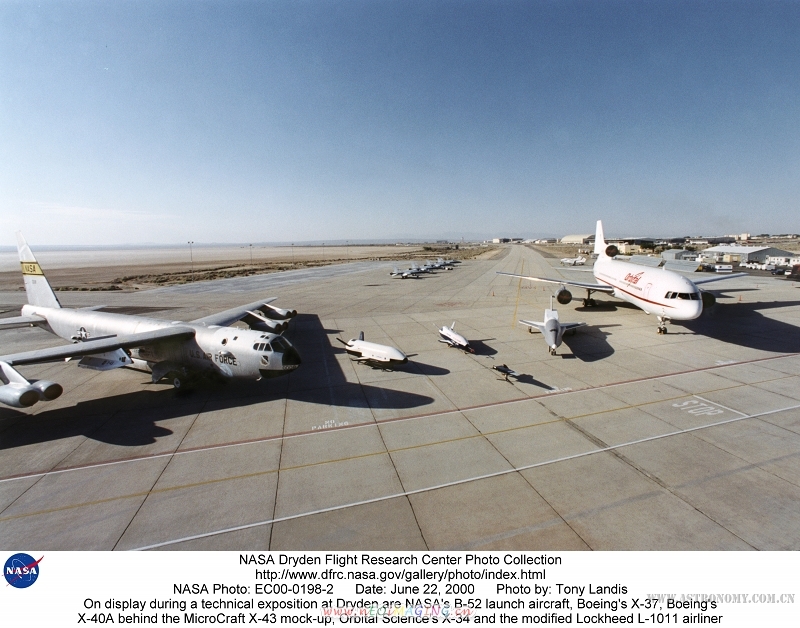 EC00-0198-2.jpg