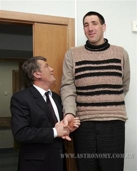 乌克兰总统尤先科接见斯塔德尼克。