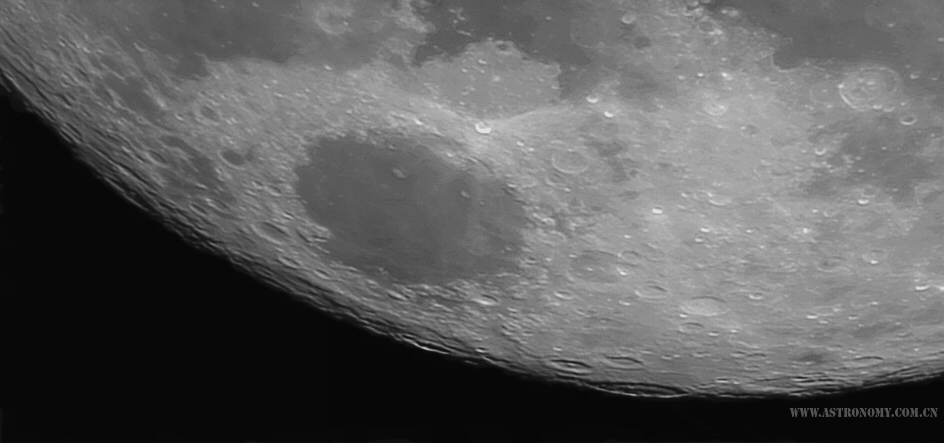 lune_130206_80apo_barlow3x_intane.jpg