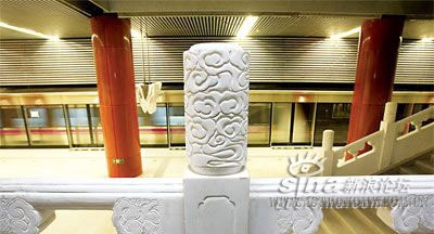 5号线雍和宫车站内栏杆由汉白玉制成