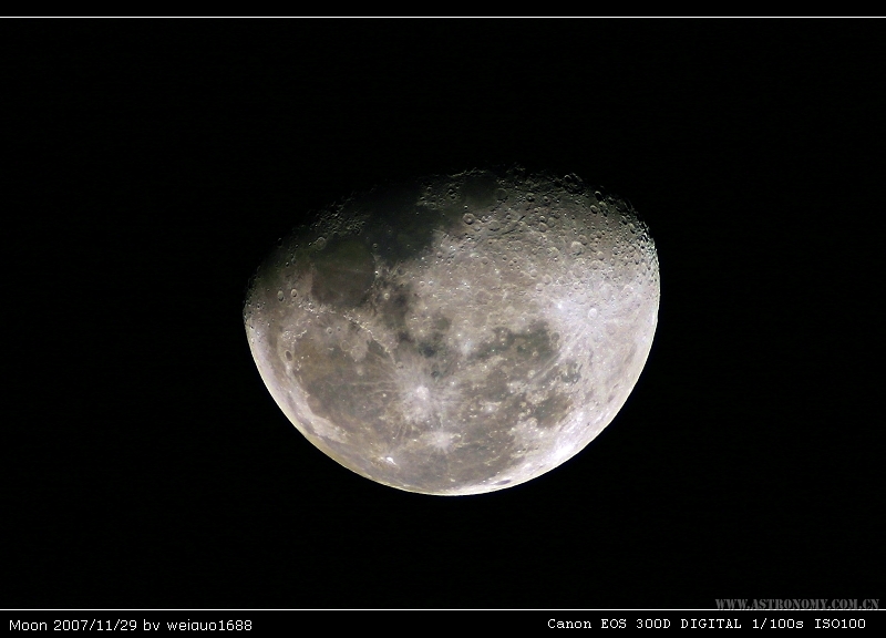 moon071129a.jpg