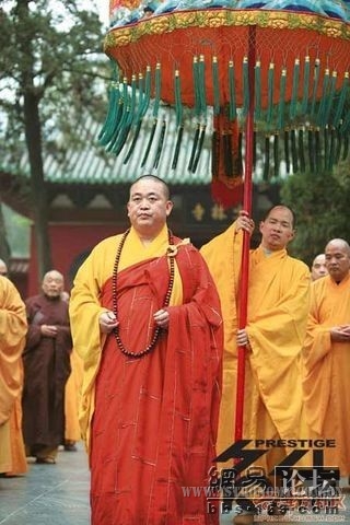 少林寺方丈释永信——帝王一样的排场.jpg