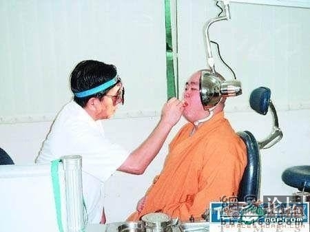 少林寺方丈释永信在广州体检口腔.jpg