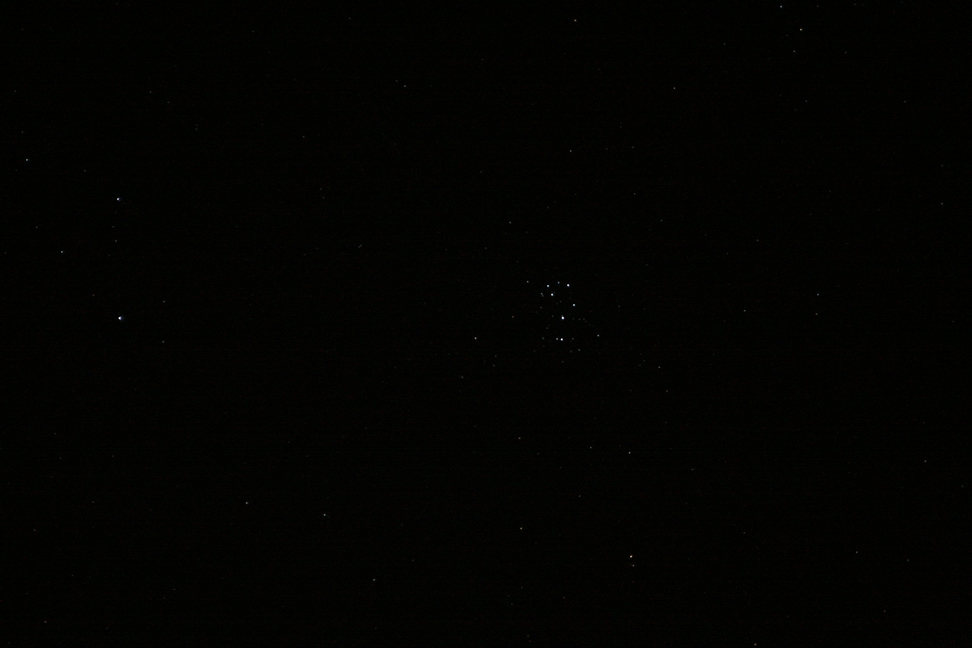 金牛座eta的那团星(不知道叫什么名)ISO800/F2.8/5秒单张