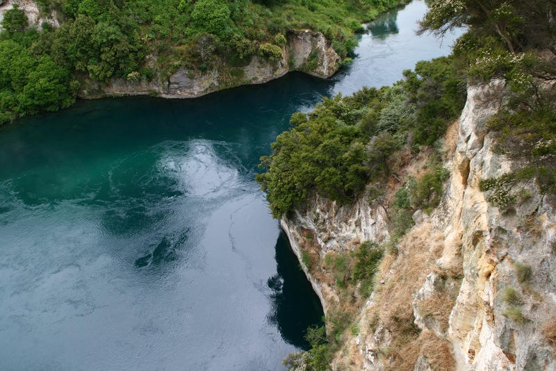 碧水山崖