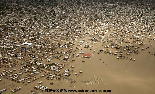 4、2008年9月3日，强热带风暴汉娜在海地肆虐过后的景象