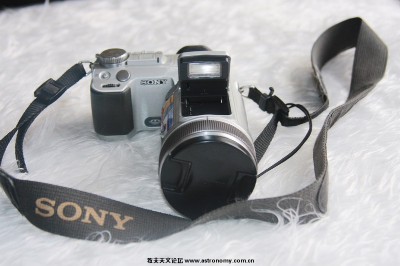 SONY F717 正面.jpg