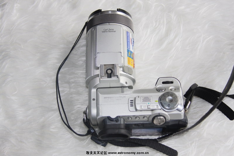 SONY F717 上面.jpg
