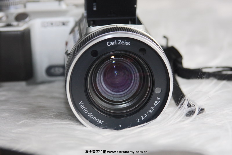 SONY F717 镜头.jpg