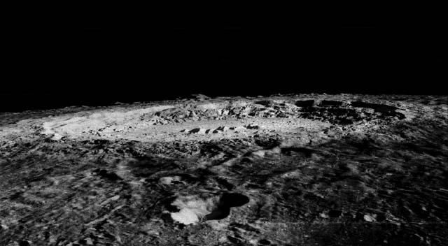 阿波罗17号在环绕月球飞行过程中拍摄的哥白尼陨坑照片。.jpg
