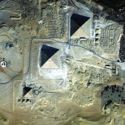 埃及金字塔卫星照片.jpg