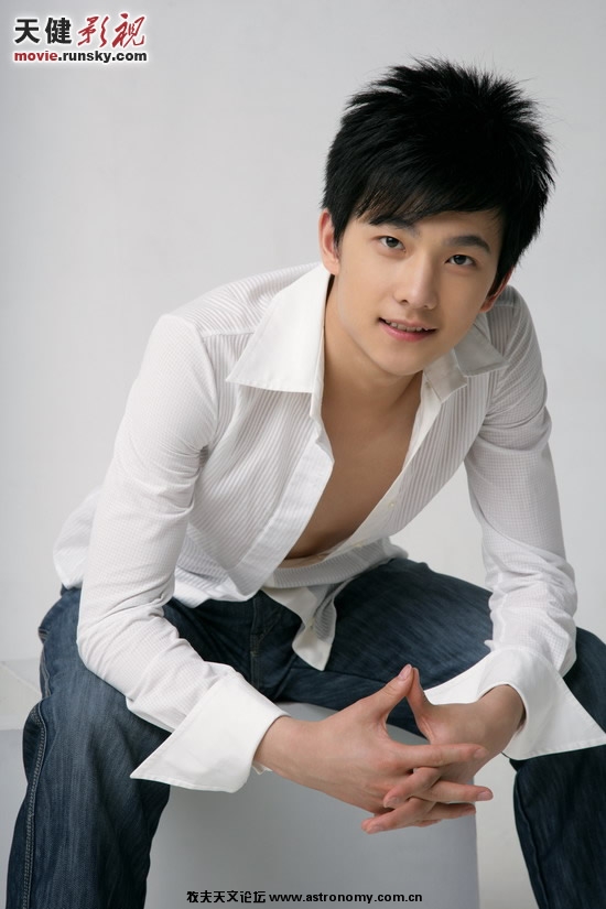 杨洋.jpg