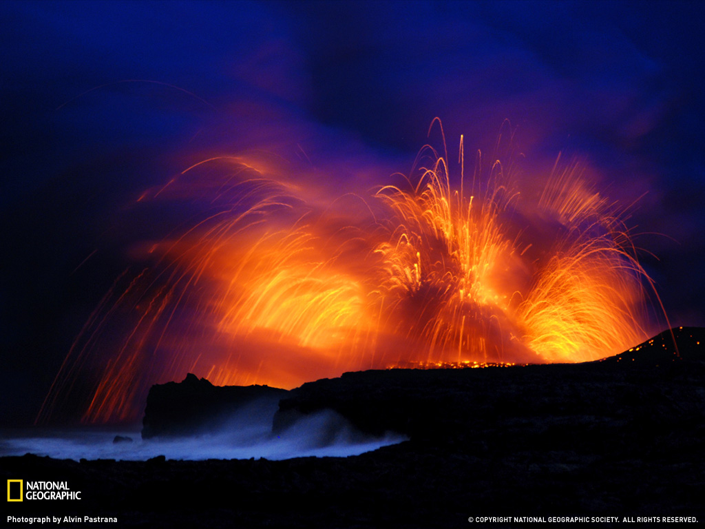 基拉韦厄火山喷发在夜晚，夏威夷.jpeg