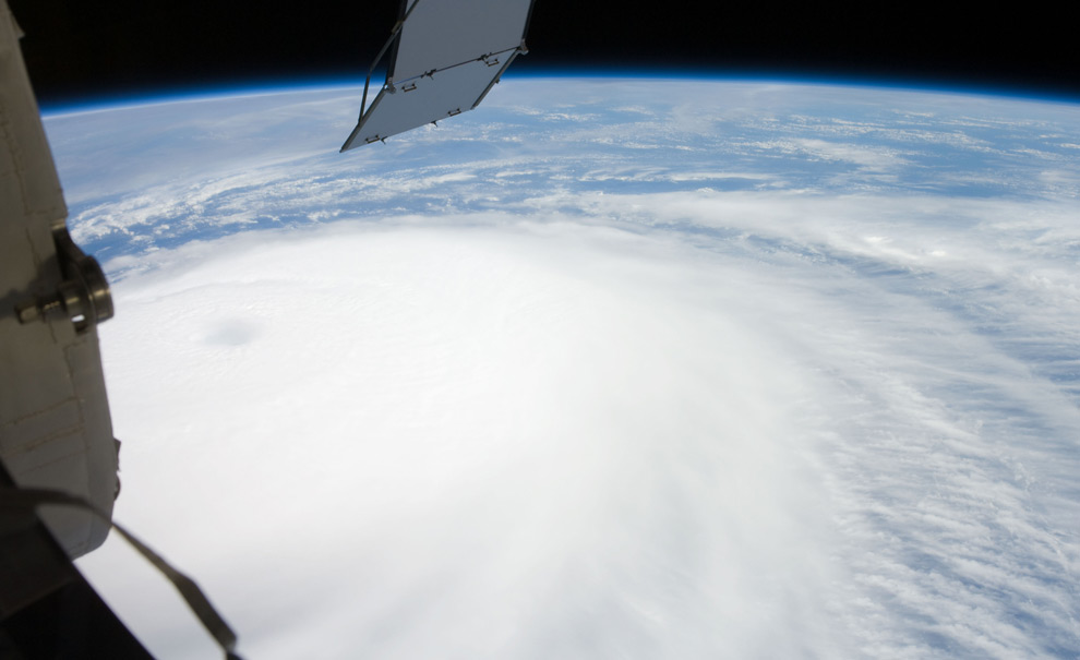 8_2Hurricane_pictures_from_space.jpg