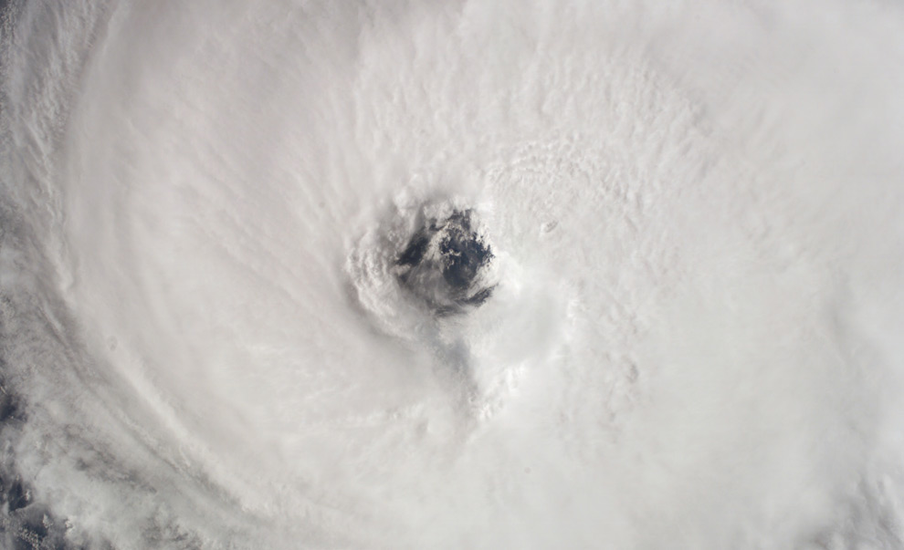 8_4Hurricane_pictures_from_space.jpg
