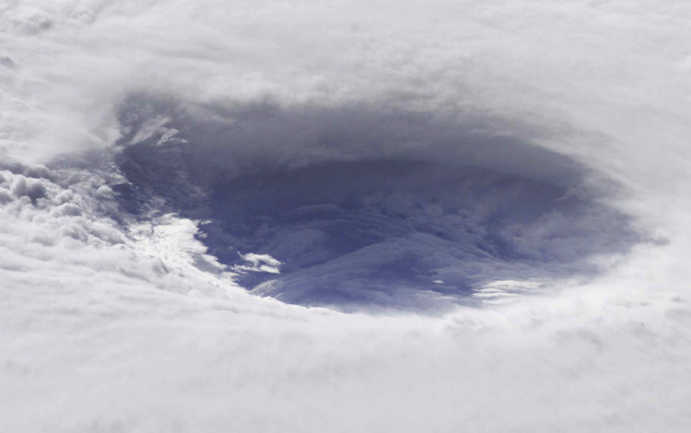 8_10Hurricane_pictures_from_space.jpg