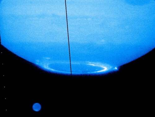 极光是在木卫三的磁气圈产生的引力影响下形成的