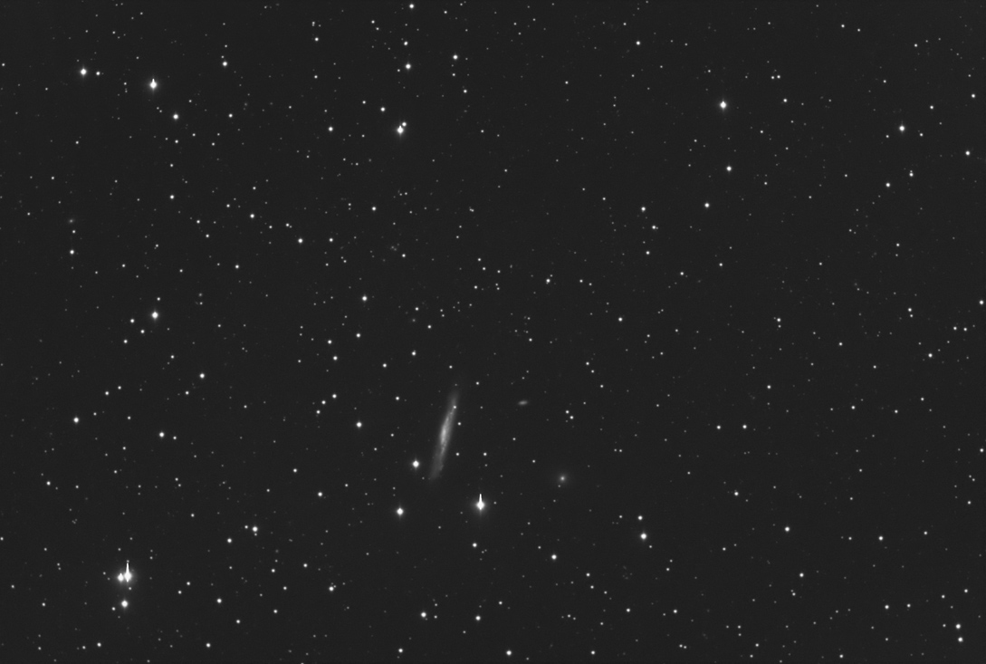 类星体和双类星体Q0957 561近NGC3079星系.jpg