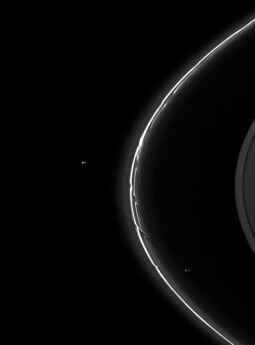 土星环飘带.jpg