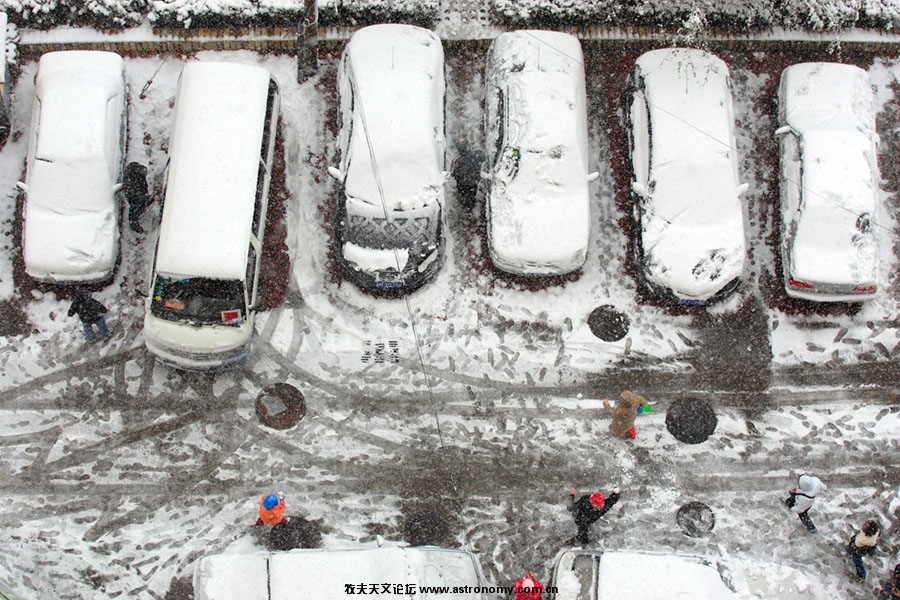 09年冬天的第一场雪，没想到就这么大3.JPG