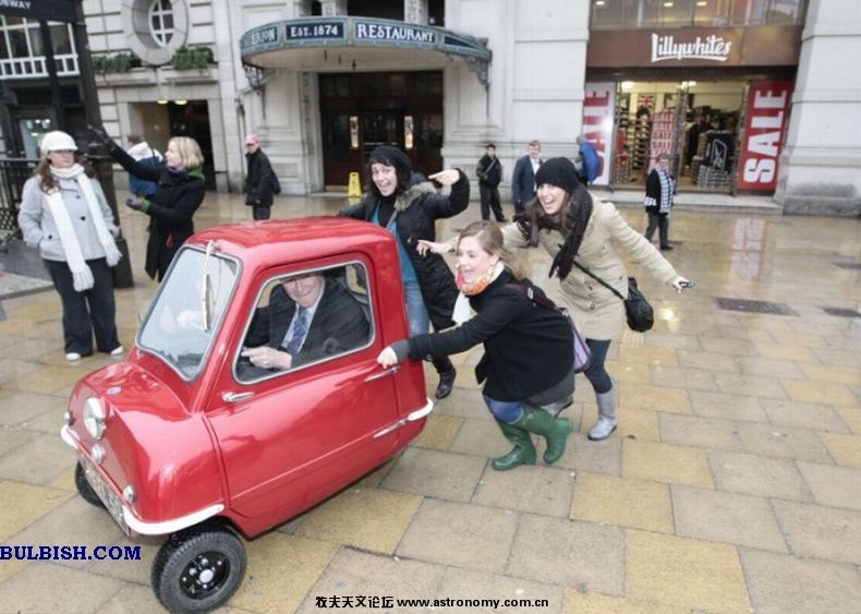 82_2_the_smallest_compact_car.jpg