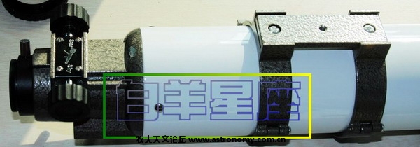 自带连接云台板可直接与摄影三角架连接.jpg
