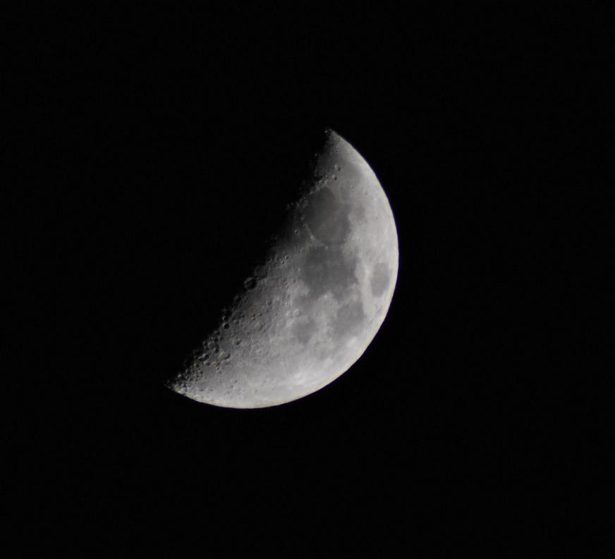 图7：月球