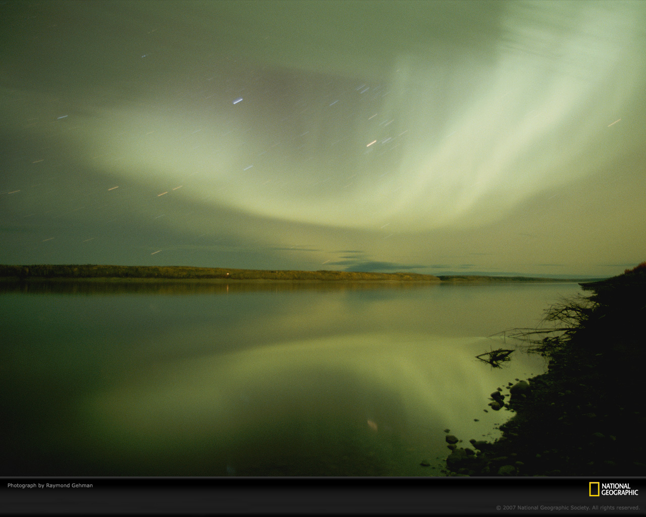 aurora-light-show-698324-xl.jpg