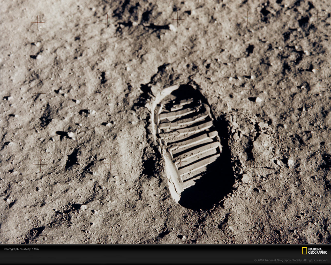 moon-footprint-GPN2001000014-xl.jpg