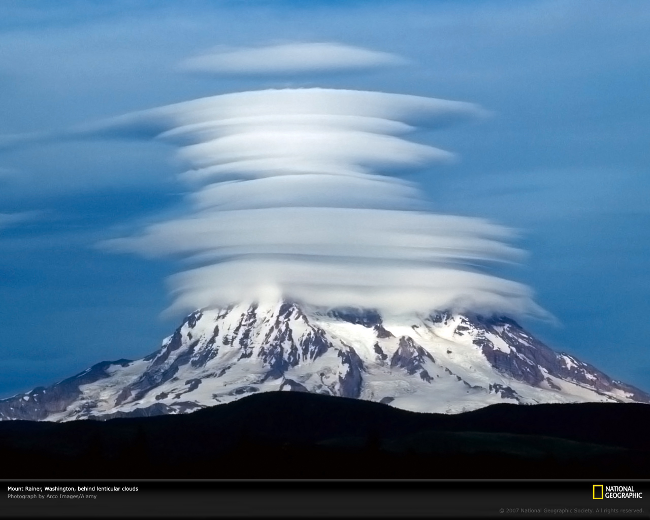 lenticular-clouds-agr1n8-xl.jpg