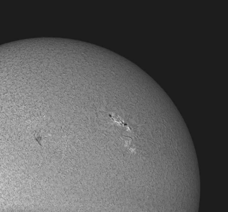 Richard-Best-Sunspot-1035-171209-1330ut-UK-mono_1261069747.jpg