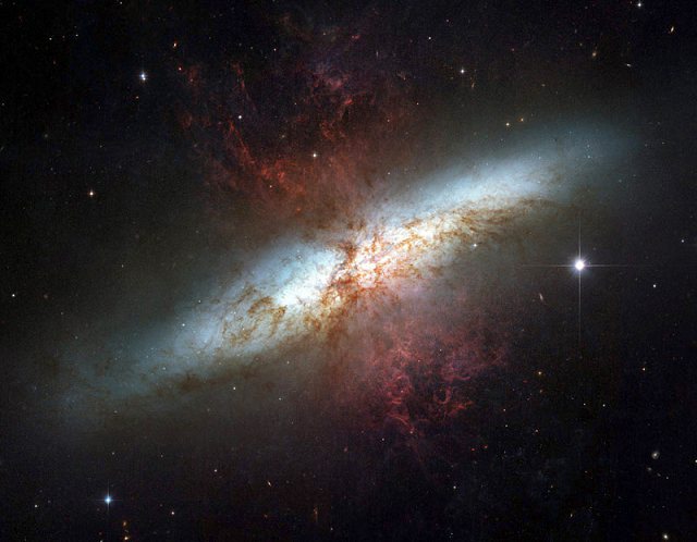 M82星系.jpg