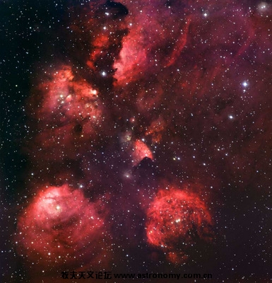 猫爪星云由位于智利的欧洲南方天文台使用2.2米MPG/ESO天文望远镜上的宽视场成像仪拍摄的。 ...