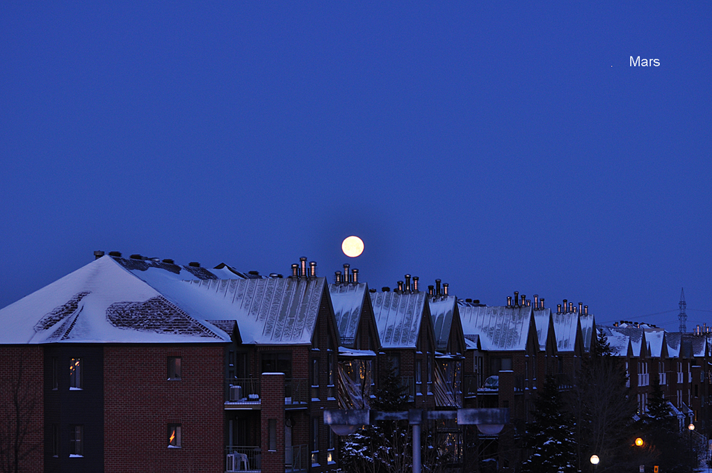 Frank-Hood-FHood-full-moon-Anjou-Jan-30-2010_462c_1264856563.jpg