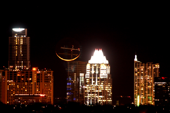 sam-cole-Austin-Moon-set-2.7-crescent-over-austin-skyline-Feb-15th-2010-a_1266291766.jpg