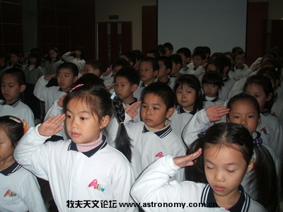 敬个礼，默默许下新目标！.jpg